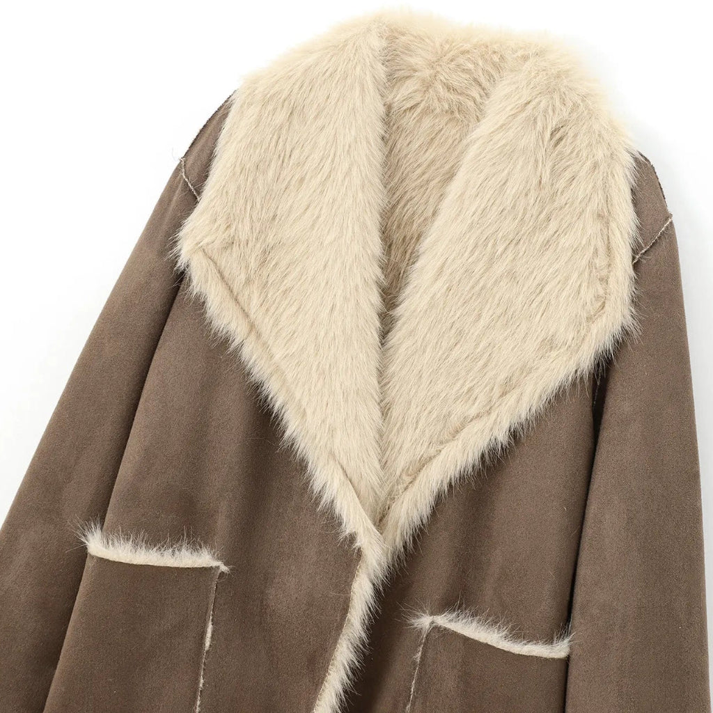 Coat – Fashion style with a fold-down collar 